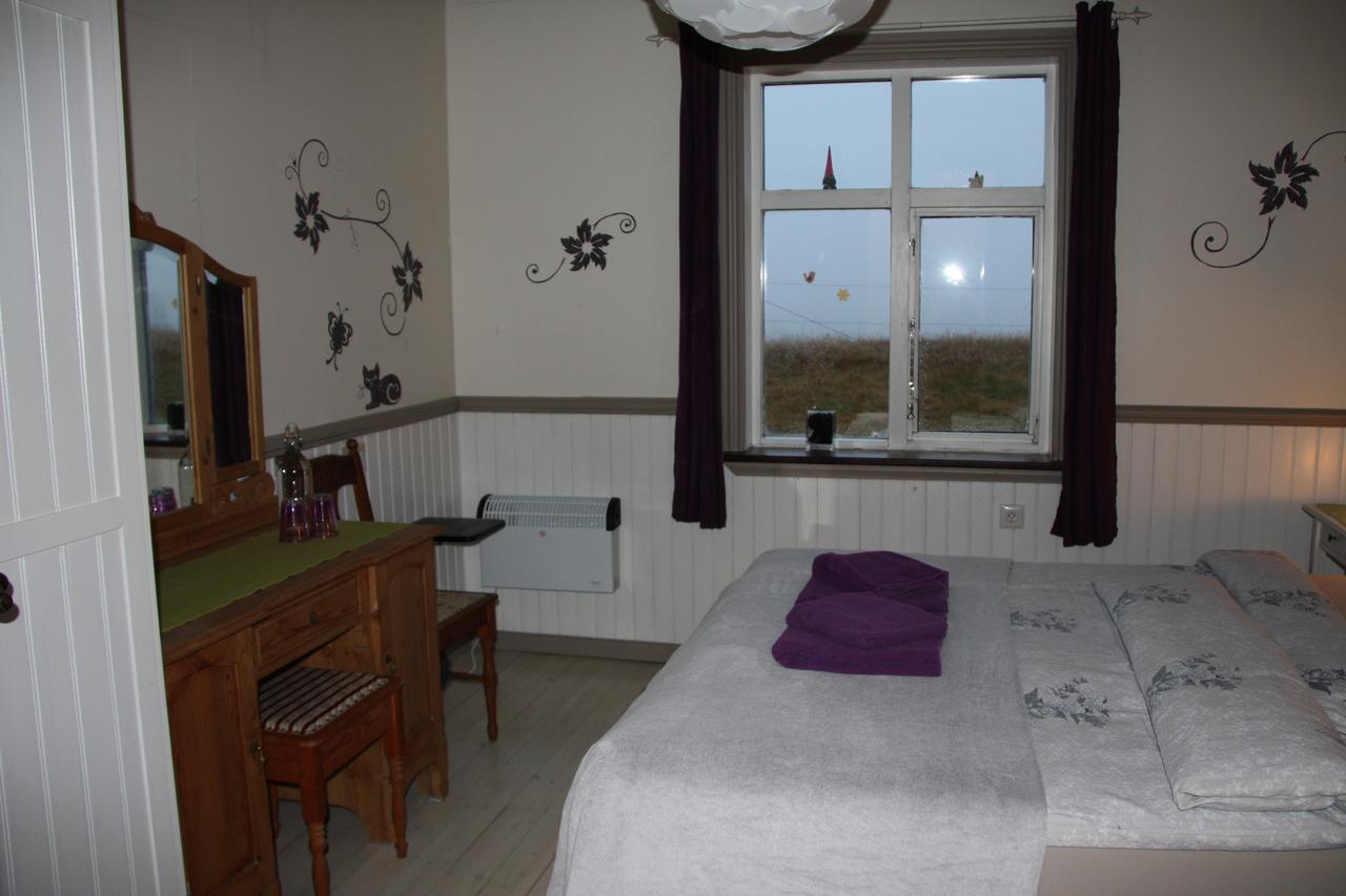 Julia'S Guesthouse B&B Hnaus ภายนอก รูปภาพ