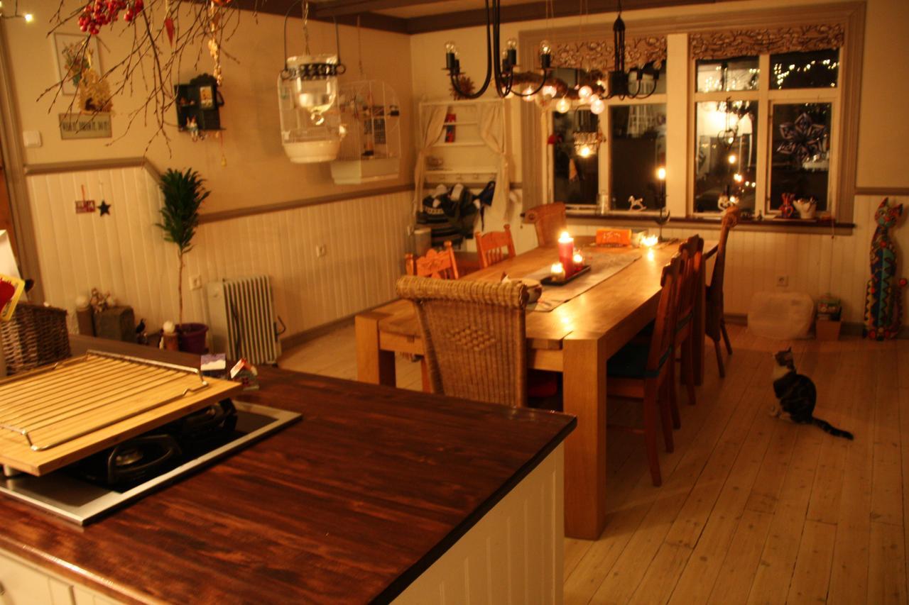 Julia'S Guesthouse B&B Hnaus ภายนอก รูปภาพ